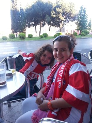 Mi vida se resume en 2 niñas preciosas, atleticas, currar,, responsable departamento laboral, familia atletica, atletico hasta morir, fiel a mi y mis ideas.