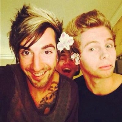 free follow from @cliffeord // making mutuals so hey