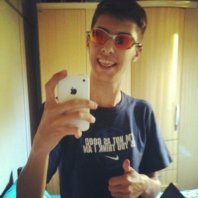Nasci, fui lá e fiz a p**ra toda!