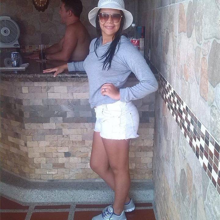 15. Holaa valeee, Sigueme & te sigoo ;) Una Venezolana mas:3 \o/
Instagram Vivianawile
       Tennis*-*