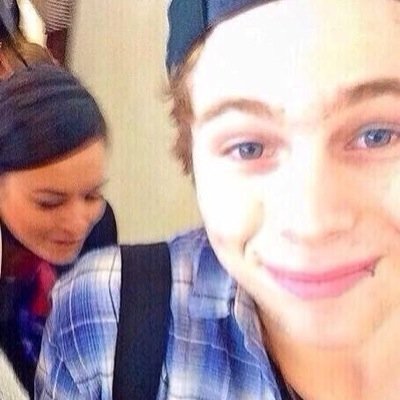 PLEASE FOLLOW @LynNegroni & @AliciaNegronii ! xx
they follow back just ask ! x
i love you xx