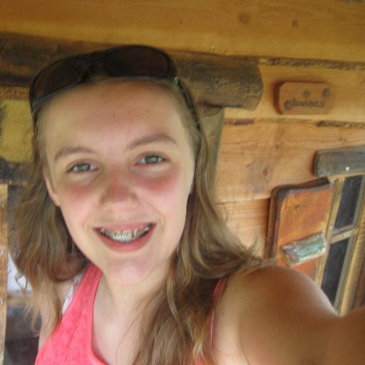 yes I'm a Nialler! no problem, right? 
I am 13 years old ♥B-day: 09/07/2001♥Love food especially pizza ♥favorite color is green ♥follow me! ♥