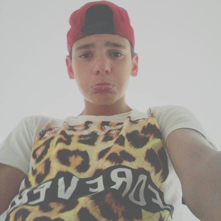 vive a vida porque so tens 1 ;)