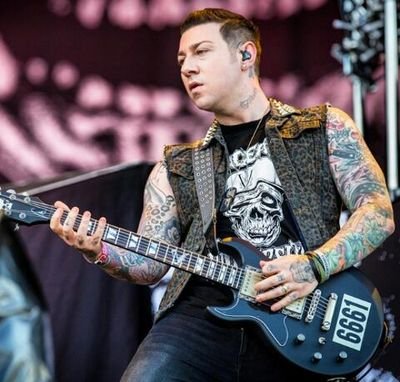 Scottish a7x fan, they are my favourite band. I love the a7xfamily.