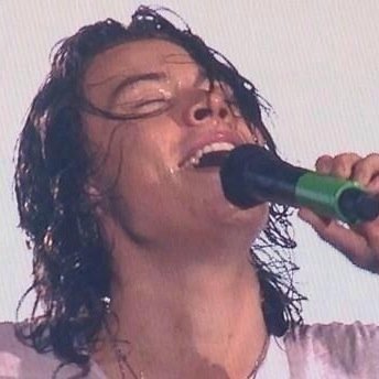hi! ✖️ @94stylescurls ✖️ gave you a free follow, so please follow her back! thanks and Ily!