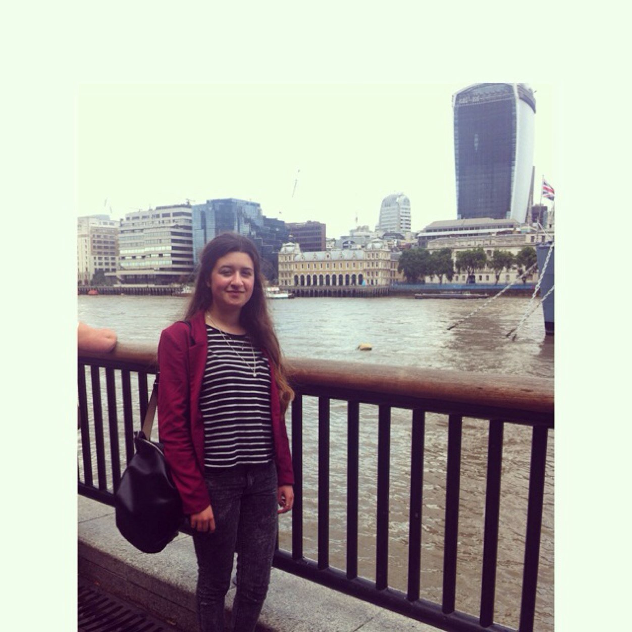 - instagram @ella_pascal