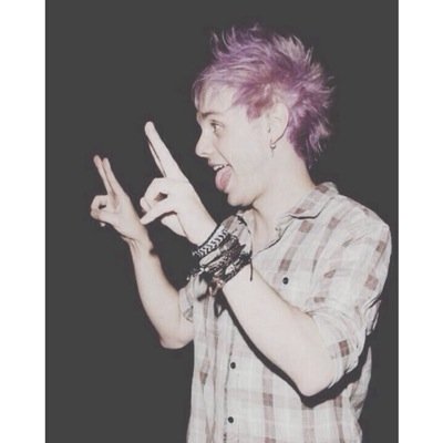 hukelemmingswag's profile picture. please follow @feggetwhoran & @lalashanks to help them reach their goals. if you do, I'll let you touch my tits. k, bye.