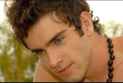 _huguihugo's profile picture. Solo puedo decir que me encantaria perderme en cada rincon de este mundo