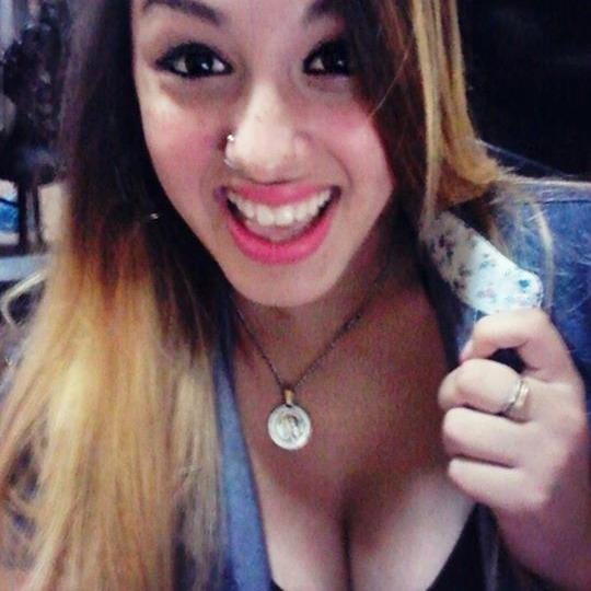 Estudiante universitaria, amante de los chocolates y la buena musica :)