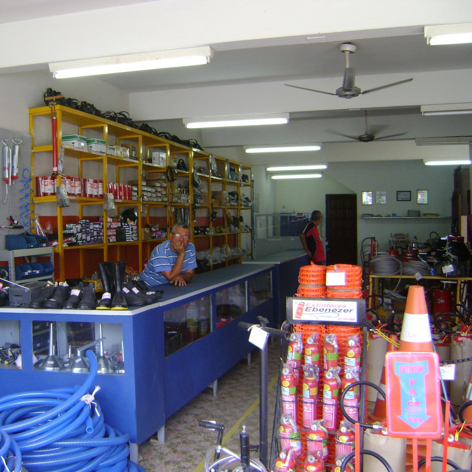 Vendas de Extintores, material de segurança, artigos para posto de gasolina e borracharia
FONE (82)3521-1562 
 arapiracacomercialltda@hotmail.com