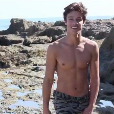 CAMERON PLS NOTICE ME I LOVE YOU SO MUCH AJDJNSBISBSJDI
