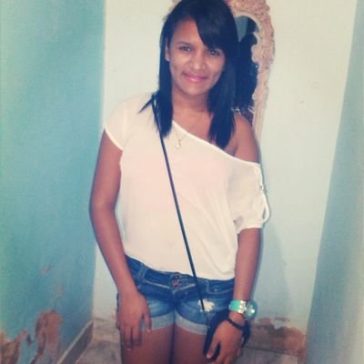 DIOS TE ADORO, estudiante de Derecho de la UCC.
FELIZMENTE ENAMORADA