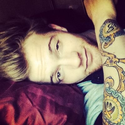 apeandre's profile picture. 