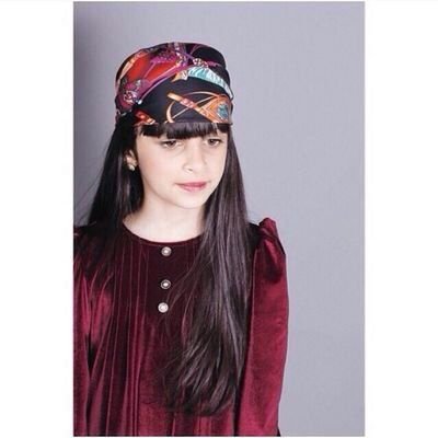 ‏‏‏آمي يا الطف من كفوف الغيم،يا اجمل من انسّام الهوى ... Instagram:soos.1416 //