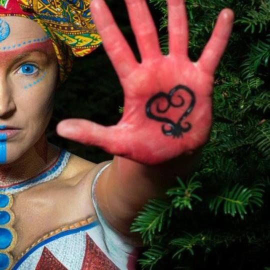 High-quality art work, on walls, canvas or the human body! Offering amazing face painting, spectacular body art and personalised fine art murals and canvases'