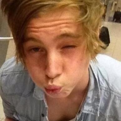 Can you RT this link please? It would mean so much! (@Maaike5SOS)