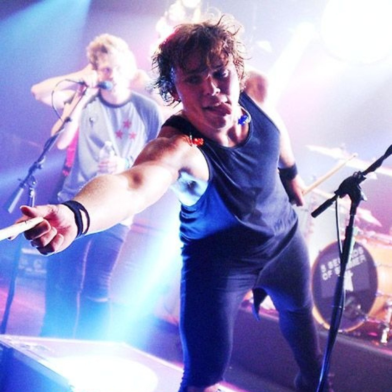Drummer in 5sos Fake