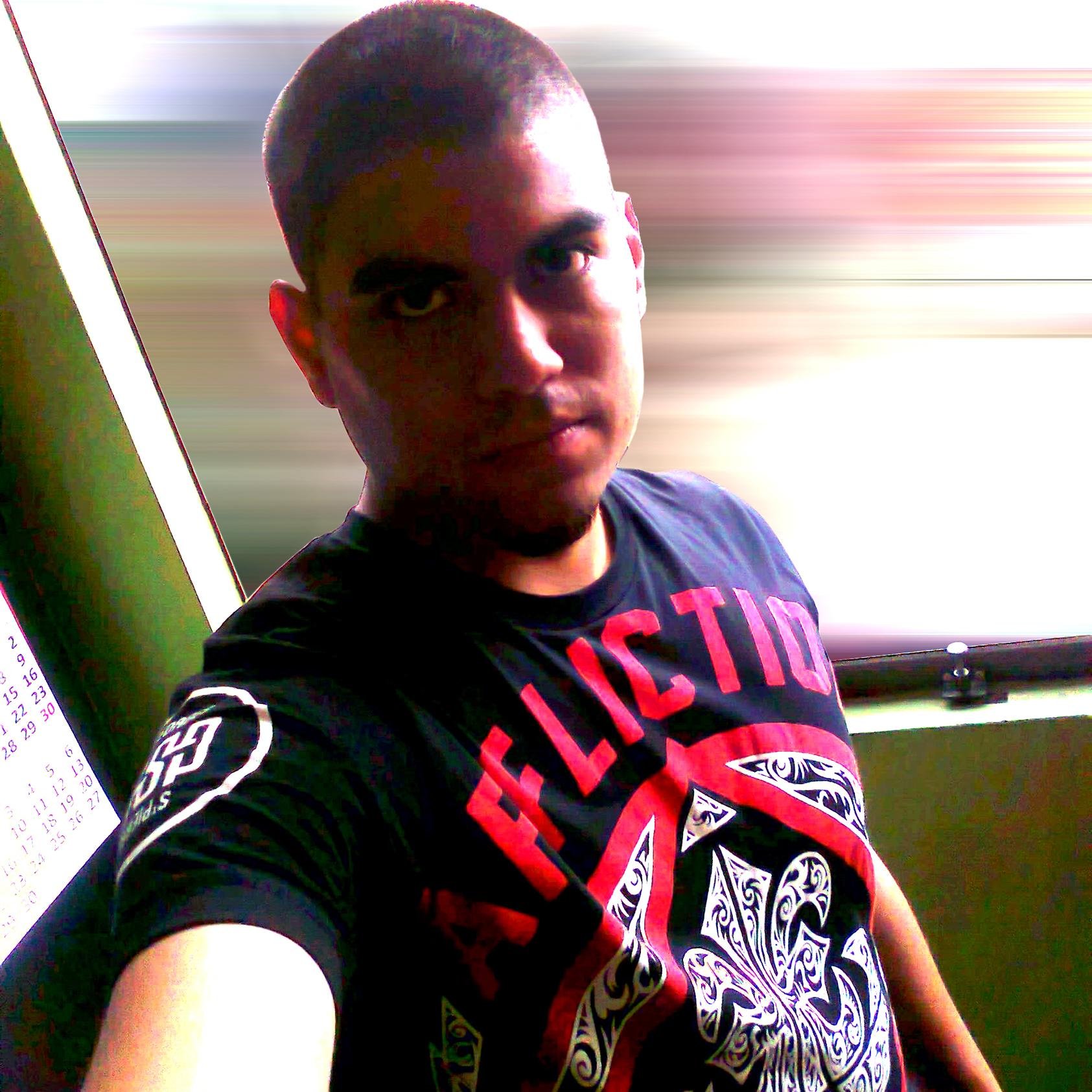 Economist Insighter, passionate about design, marketing, strategy and happiness. Lover of soccer and mixed martial arts!!!