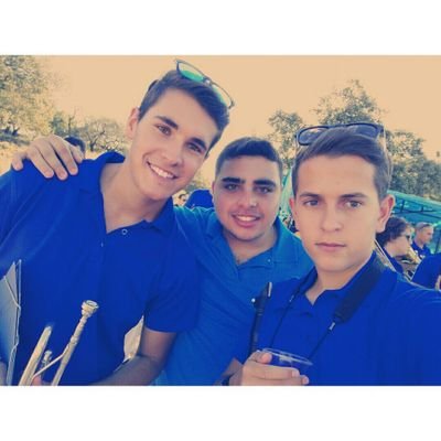 Generación del 95, Recreativista, Madridista. Amante de la música, clarinetista. MTB.