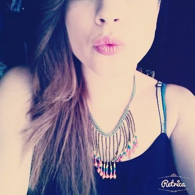 A veces necesitamos a alguien que nos haga ver que los domingos no estamos solos y que los lunes no son tan malos como parecen..♣