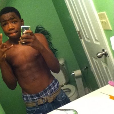 Im a young rich nigga i dont do talking just get the bustin yke14 yke forever yke till i die o.t.f cause niggas aint wit you