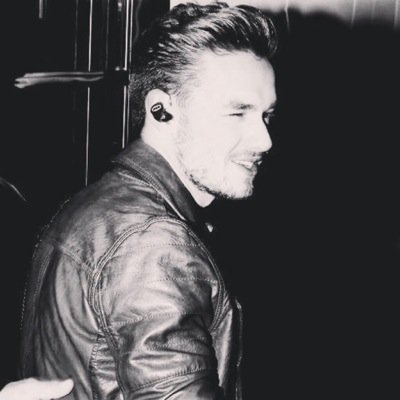PLEASE FOLLOW @LynNegroni & @AliciaNegronii ! xx
They follow back just ask! x
i love you xx