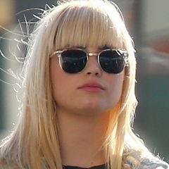 sobeautydemz's profile picture. fã da baleia, e dos irmãos que quebram promessas.