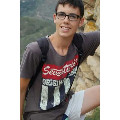 Nivel 15. Vivo en Sevilla.Estudiando 1ºBachiller. Hermano de San Gonzalo ✝