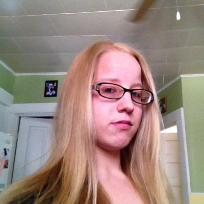 Profile Picture of Brandi Brewer-Brodie (@hotlittlemama24) on Twitter