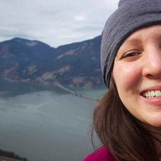 Happy Yoga Teacher, Avid Runner.