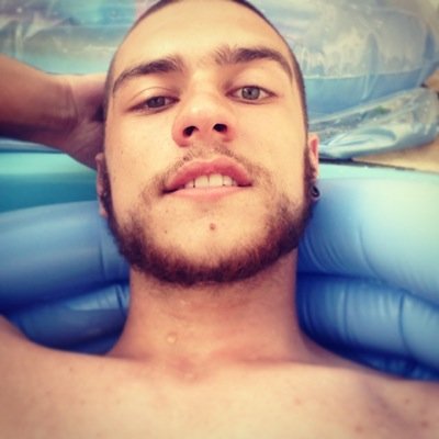 computador não cabe emoção espiritual...
