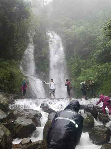 National Geographic Channel HD.            angkatan 22 Notre Dame SHS