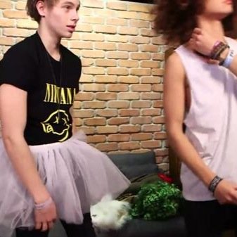 Hosting a manchester 5sos fam meet up dm for details x