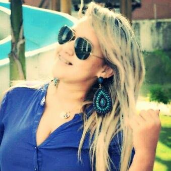 Eu sei que todos os dias quando eu acordo Deus dá um sorriso e me diz: Estou te dando a chance de tentar de novo. Faça o seu melhor.”