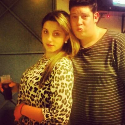 soloo ay una forma de ser feliz estando con los amigos verdaderos noo kon los falsos me encanta la fiesta