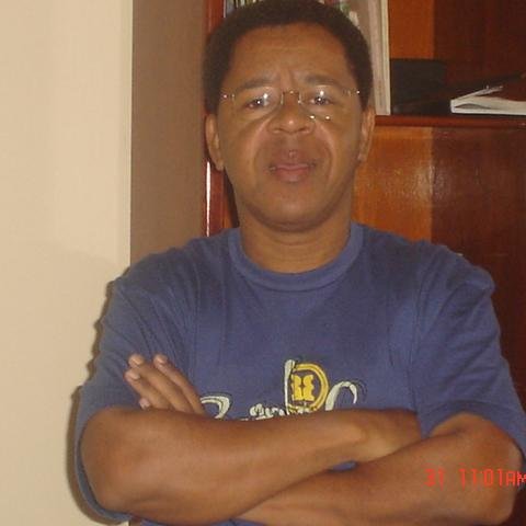 Sou Consultor de Imóveis e trabalho na empresa *Patrimóvel Imobiliária* na Barra da Tijuca.