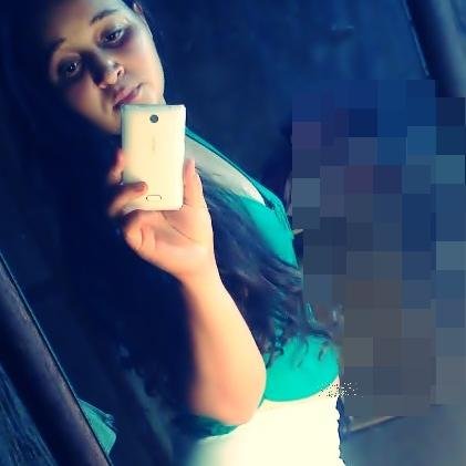 Uma mulher não precisa ser linda, não precisa ser vulgar pra conquistar um homem, existe algo chamado sorriso,caráter e personalidade.