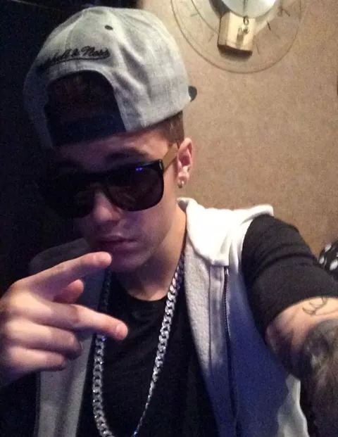 I'YUO LOVE JUSTIN BIEBER