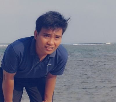 Berdirilah sekokoh pohon. jika kau terjatuh, jatuhlah seperti benih yang siap tumbuh