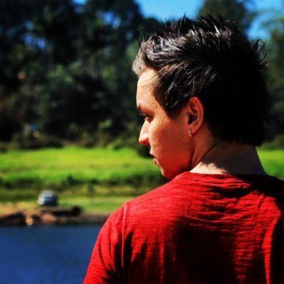 •Cristão •Arranjador/Compositor •Tecladista/Pianista •Professor • Músico integrante da banda @observ_oficial