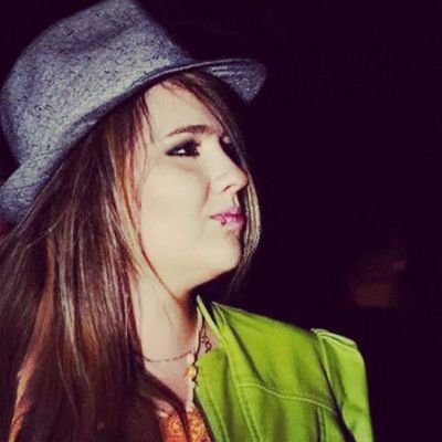 _GabrielaCaldas Profile Picture