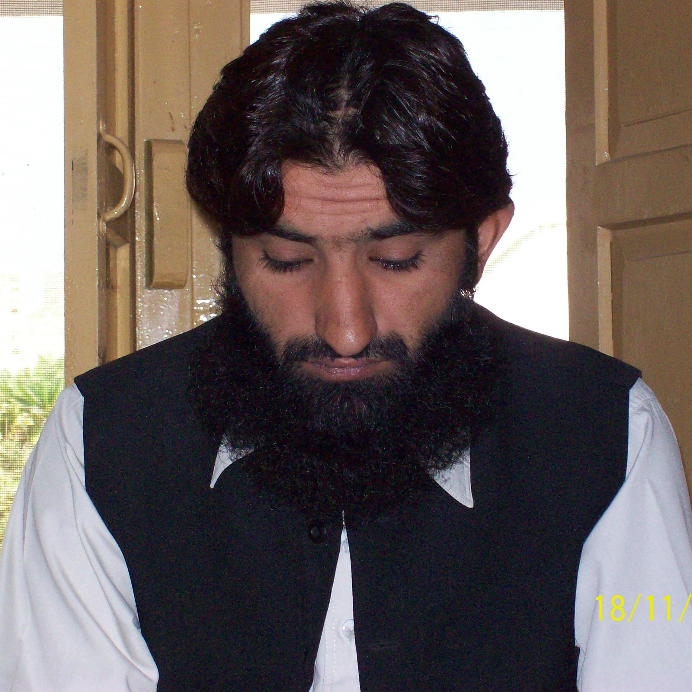 ‏‏حجت نہ پیش کیجیے کوئی فضول میں 


ہم انتہا پسند ہیں عشق رسولﷺ میں۔۔