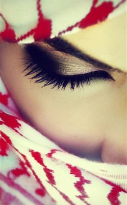 VallyZaheera's profile picture. 