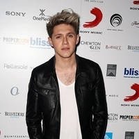 Niall Horan Liam Payne Zayn Malik Louis Tomlison Harry Styles . Directionner a vie and Proud . @thaniagaouioui