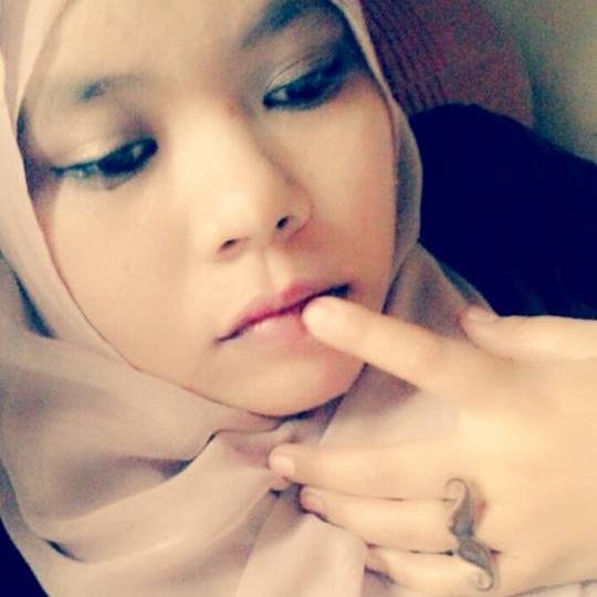 Keinginan untuk selalu bersamamu terus ada, semakin hari semakin menggunung. Aku merenung mencari cara agar dalam sekejap aku bisa berada disisimu.