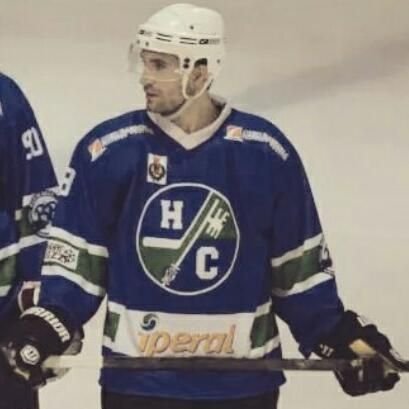 monta_9's profile picture. 