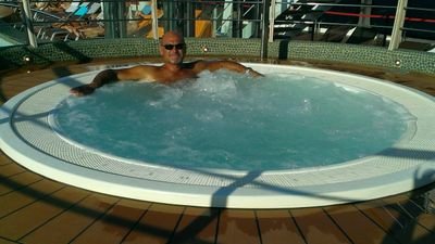 Amante del calcio (tifoso #juventino) e della #pesca in mare.