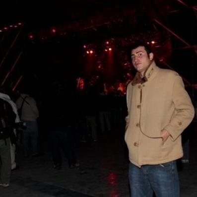Comunicador, Cronista, Conductor de Radio. Periodista Freelance - Charlatán de Rock!