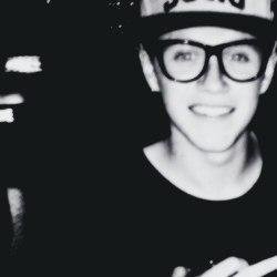 julykem1's profile picture. 