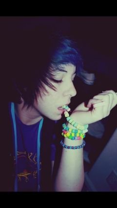 Jayy/15 /Neko/heartbroken      Mickey/15/Gay/Shy/Max is my daddy/